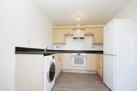 2 bedroom Flat to let in Queen Mary Rise, Manor, Sheffield, S2