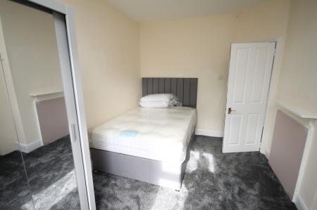 2 bedroom Flat to let in Sheldon Road, Nether Edge, Sheffield, S7