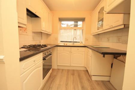 2 bedroom Flat to let in FitzWalter Road, Norfolk Park, Sheffield, S2