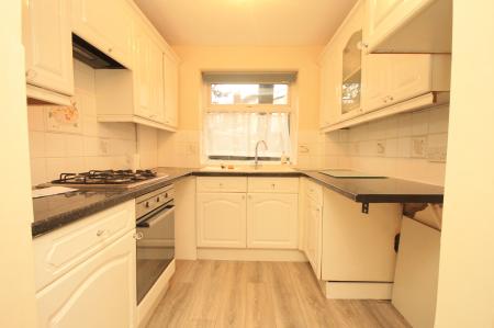 2 bedroom Flat to let in FitzWalter Road, Norfolk Park, Sheffield, S2