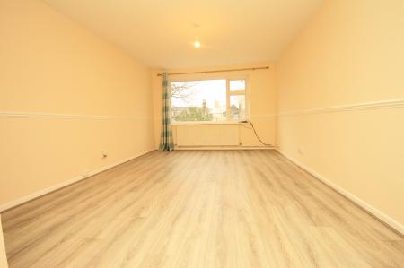 2 bedroom Flat to let in FitzWalter Road, Norfolk Park, Sheffield, S2