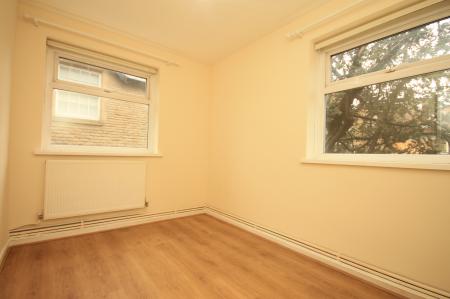 2 bedroom Flat to let in FitzWalter Road, Norfolk Park, Sheffield, S2