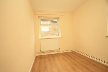 2 bedroom Flat to let in FitzWalter Road, Norfolk Park, Sheffield, S2