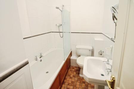 2 bedroom Flat to let in Victoria Court, Nether Edge, Sheffield, S11