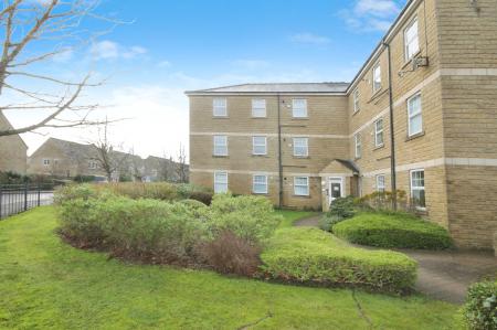 2 bedroom Flat to let in Holyrood Avenue, Lodge moor, Sheffield, S10