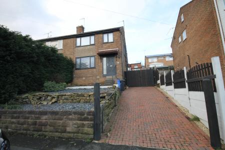 3 bedroom Semi-detached house to let in Stupton Road, Sheffield, S9