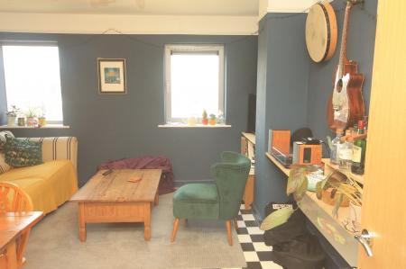 2 bedroom Flat to let in 323 Bramhall Lane, Sheffield, S2