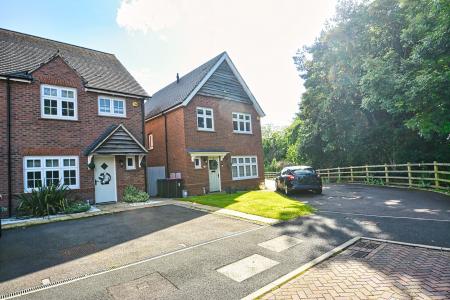 3 bedroom End of terrace house for sale in Ashtree Leasow, Leegomery, Telford, TF1