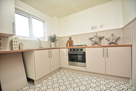 2 bedroom Semi-detached house for sale in Catterick Close, Leegomery, Telford, TF1