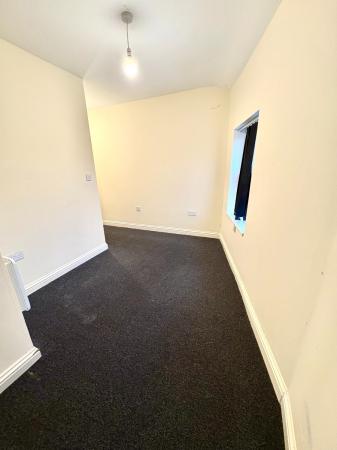 1 bedroom Flat to let in Market Street, Telford, TF1