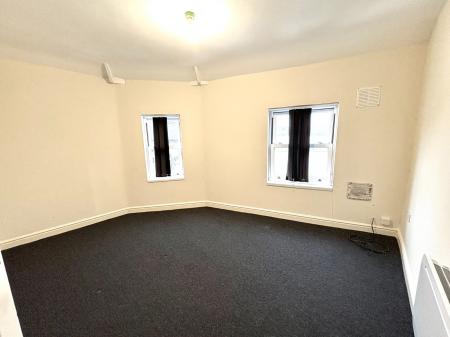 1 bedroom Flat to let in Market Street, Telford, TF1