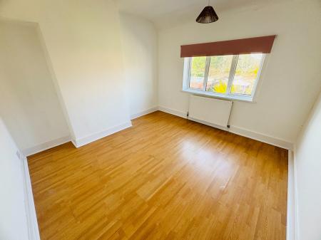 3 bedroom Semi-detached house for sale in Hazeloak Road, Shirley, B90