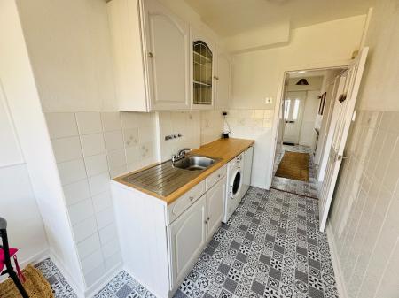 3 bedroom Semi-detached house for sale in Hazeloak Road, Shirley, B90