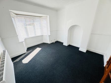 3 bedroom Semi-detached house for sale in Hazeloak Road, Shirley, B90