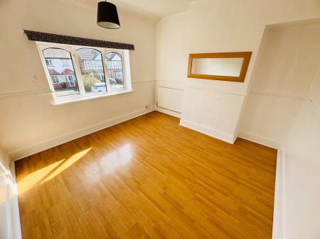 3 bedroom Semi-detached house for sale in Hazeloak Road, Shirley, B90