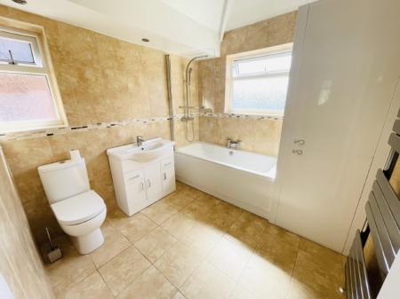 3 bedroom Semi-detached house to let in Stonor Road, Hall Green, Birmingham, B28