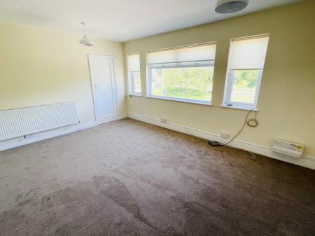 2 bedroom Flat to let in Flat