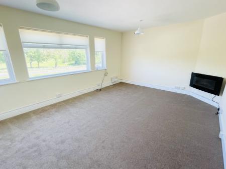 2 bedroom Flat to let in Flat