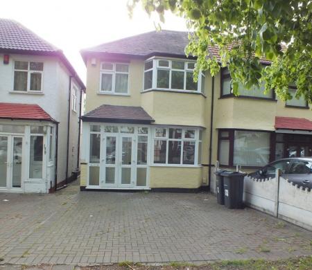 3 bedroom Semi-detached house to let in Cateswell Road, Birmingham, B11
