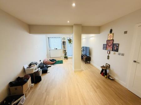 1 bedroom Flat to let in Union Road, Solihull, B91