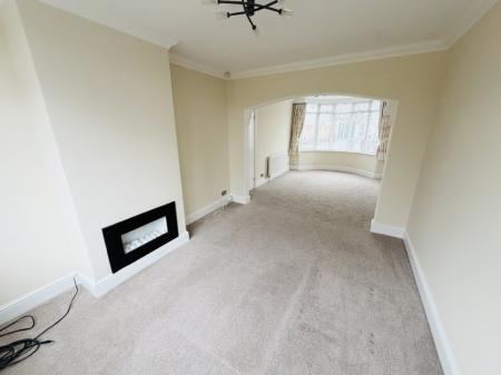 3 bedroom Semi-detached house to let in Jacey Road, Shirley, Solihull, B90