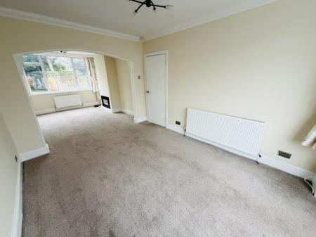 3 bedroom Semi-detached house to let in Jacey Road, Shirley, Solihull, B90
