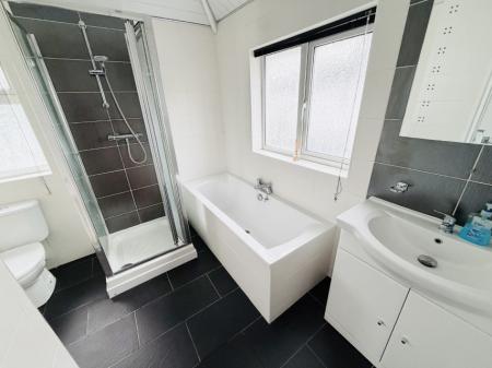 3 bedroom Semi-detached house to let in Jacey Road, Shirley, Solihull, B90