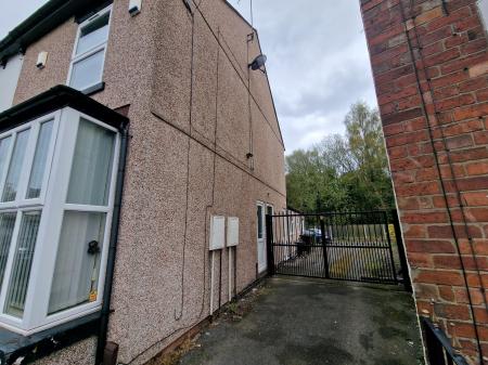 3 bedroom Flat for sale in Aldersley Road, Tettenhall, WV6