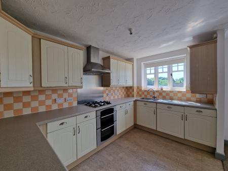 2 bedroom Flat for sale in Bewick Court, The Holloway, Compton, Wolverhampton, WV6