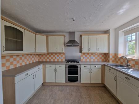 2 bedroom Flat for sale in Bewick Court, The Holloway, Compton, Wolverhampton, WV6