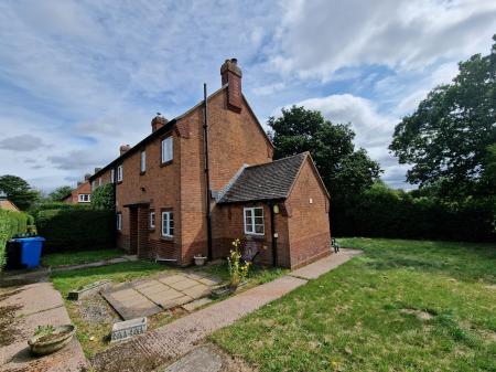 Brewood Road, Coven, WV9