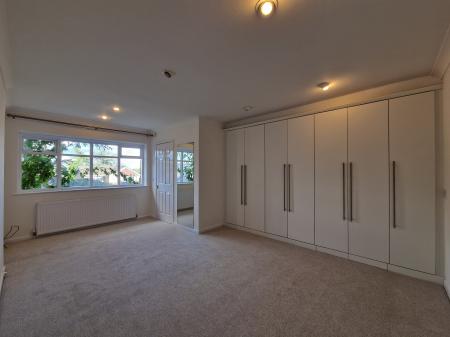 5 bedroom Detached house to let in Grotto Lane, Tettenhall, WV6