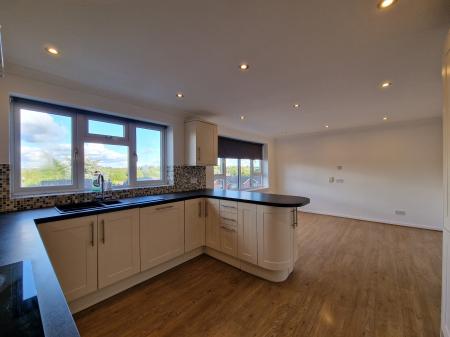 5 bedroom Detached house to let in Grotto Lane, Tettenhall, WV6