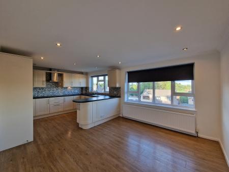 5 bedroom Detached house to let in Grotto Lane, Tettenhall, WV6