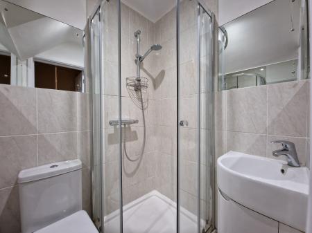 5 bedroom Detached house to let in Grotto Lane, Tettenhall, WV6