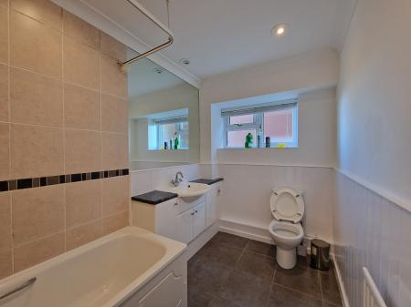 5 bedroom Detached house to let in Grotto Lane, Tettenhall, WV6