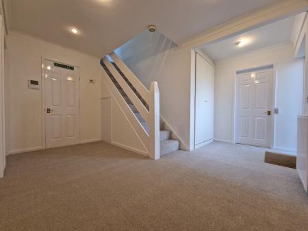 5 bedroom Detached house to let in Grotto Lane, Tettenhall, WV6
