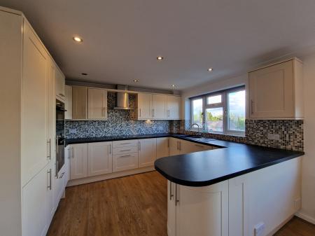 5 bedroom Detached house to let in Grotto Lane, Tettenhall, WV6