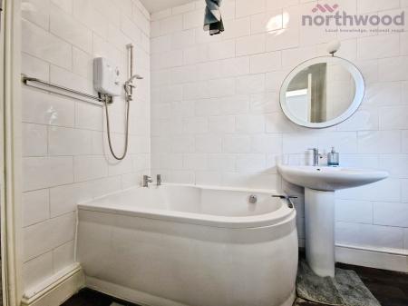 1 bedroom Flat to let in Tettenhall Road, Wolverhampton, WV6