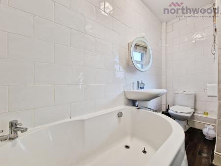 1 bedroom Flat to let in Tettenhall Road, Wolverhampton, WV6