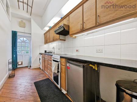 1 bedroom Flat to let in Tettenhall Road, Wolverhampton, WV6