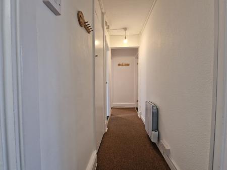 2 bedroom Flat to let in The Lindens, Newbridge Crescent, Newbridge, Wolverhampton, WV6