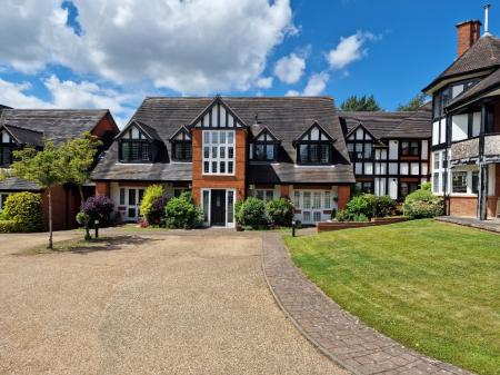 Weller Court, Walnut Drive, Wolverhampton, WV3