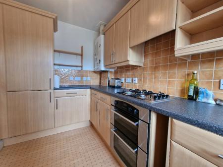 2 bedroom Flat to let in Weller Court, Walnut Drive, Wolverhampton, WV3