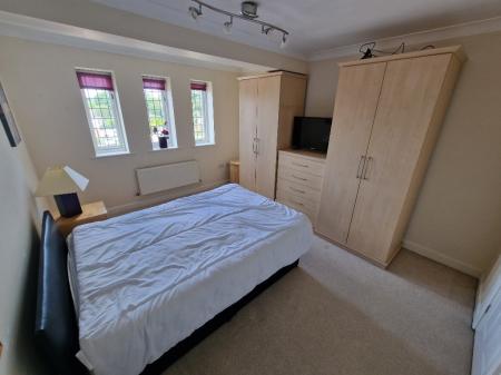 2 bedroom Flat to let in Weller Court, Walnut Drive, Wolverhampton, WV3