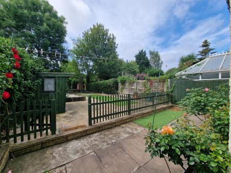 3 bedroom Semi-detached house to let in Woodland Avenue, Tettenhall, WV6