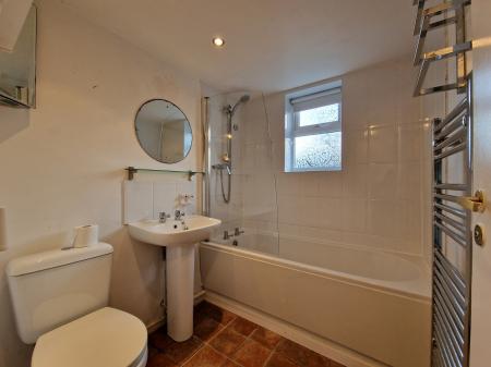 1 bedroom Bungalow to let in Dean Court, Perton, WV6