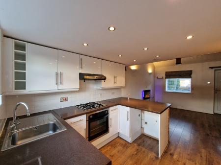 1 bedroom Bungalow to let in Dean Court, Perton, WV6