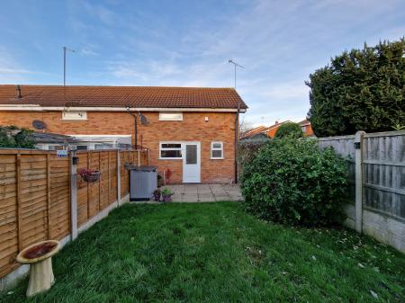 1 bedroom Bungalow to let in Dean Court, Perton, WV6