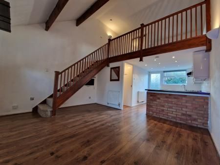 1 bedroom Bungalow to let in Dean Court, Perton, WV6